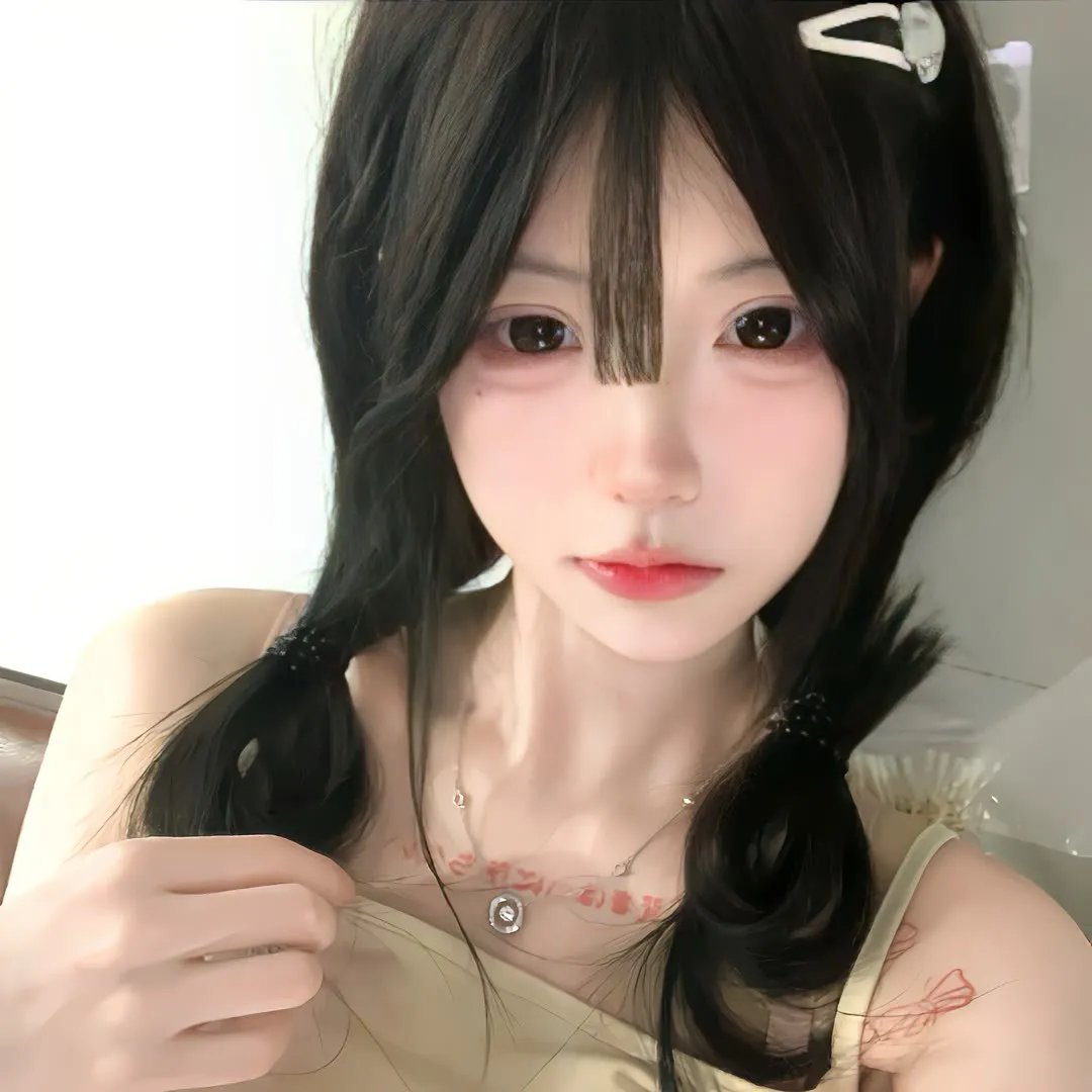 萝拉还未睡海报